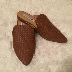 Steve Madden Brown Weaved Slide In Shoes